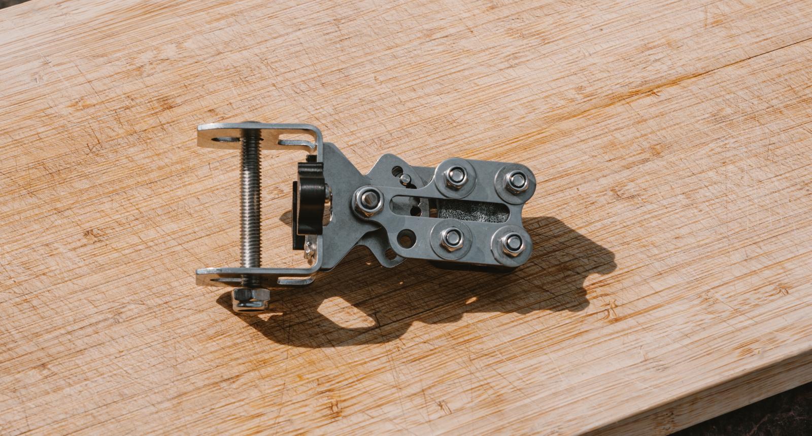 LVS 34 Perspective Cast Geberkonsole V4A